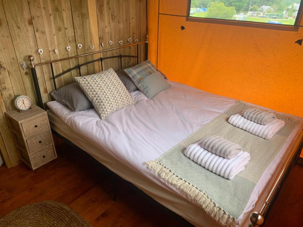 Mountain View Safari Tent With Hot Tub In The Heart Of Snowdonia 돌겔라우 외부 사진