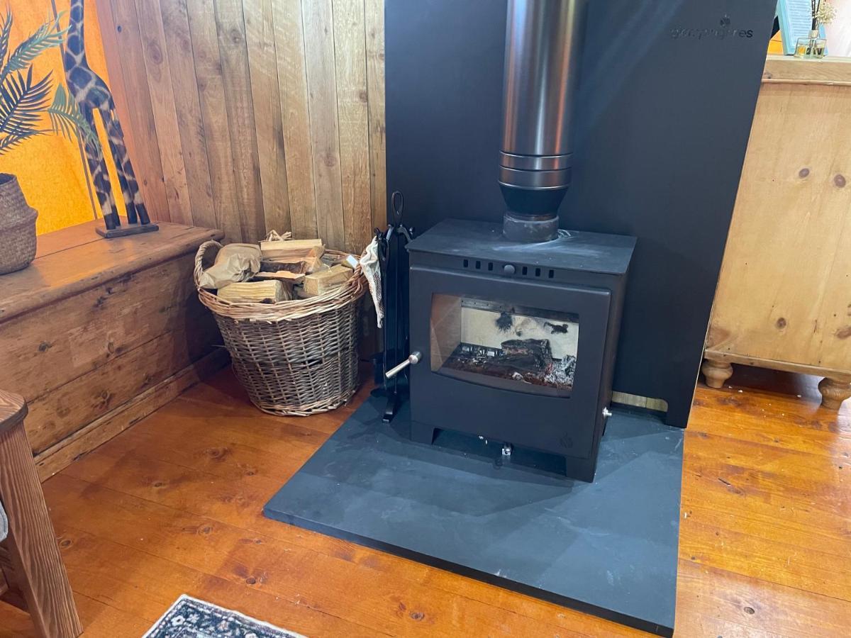 Mountain View Safari Tent With Hot Tub In The Heart Of Snowdonia 돌겔라우 외부 사진