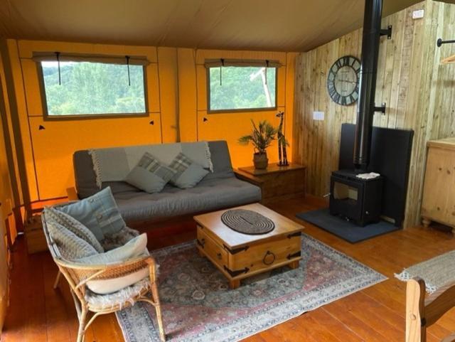 Mountain View Safari Tent With Hot Tub In The Heart Of Snowdonia 돌겔라우 외부 사진